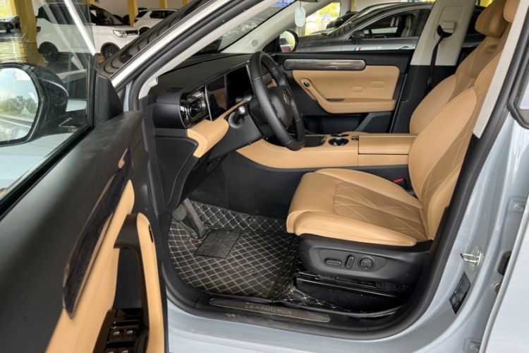 Used Leapmotor C11 2024 Range-Extended 300 Luxury Edition Interior 3