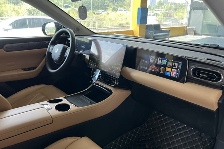 Used Leapmotor C11 2024 Range-Extended 300 Luxury Edition Interior 5