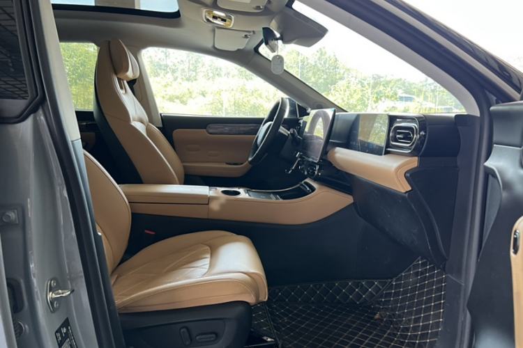 Used Leapmotor C11 2024 Range-Extended 300 Luxury Edition Interior 6