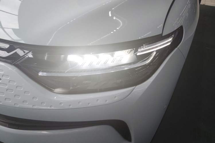 Used Leapmotor C11 2024 Range-Extended 300 Luxury Edition Left Front Headlight