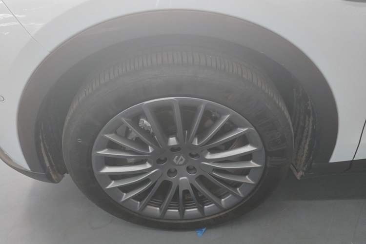 Used Leapmotor C11 2024 Range-Extended 300 Luxury Edition Left Front Wheel Hub