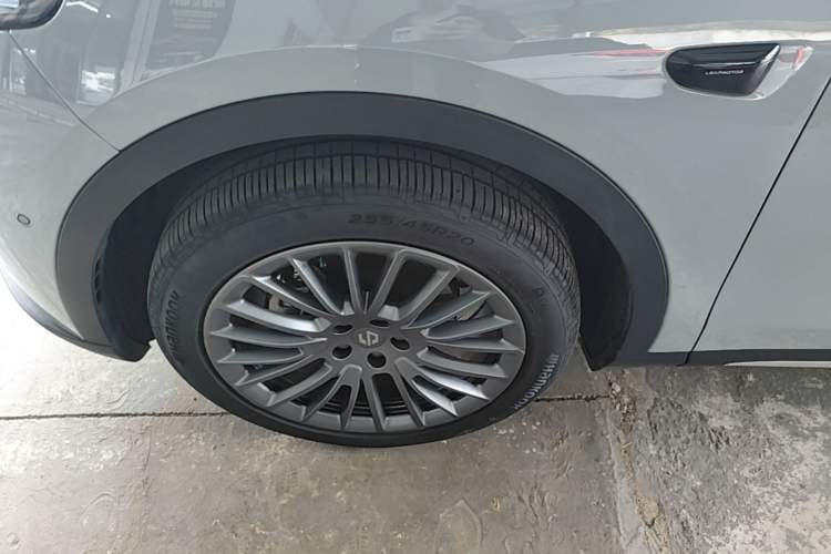 Used Leapmotor C11 2024 Range-Extended 300 Smart Enjoyment Edition Left Front Wheel Hub