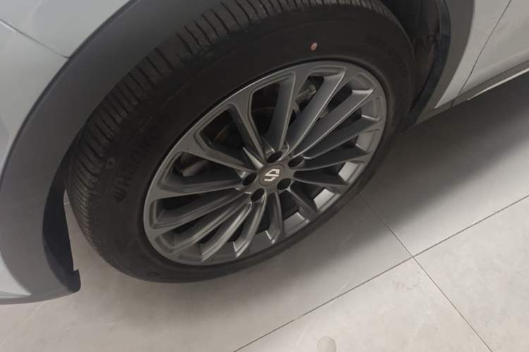 Used Leapmotor C11 2024 All-Electric 580 Luxury Edition Left Front Wheel Hub