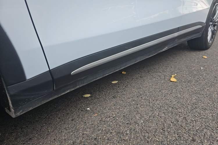 Used Leapmotor C11 2024 All-Electric 580 Luxury Edition Left Side Sill