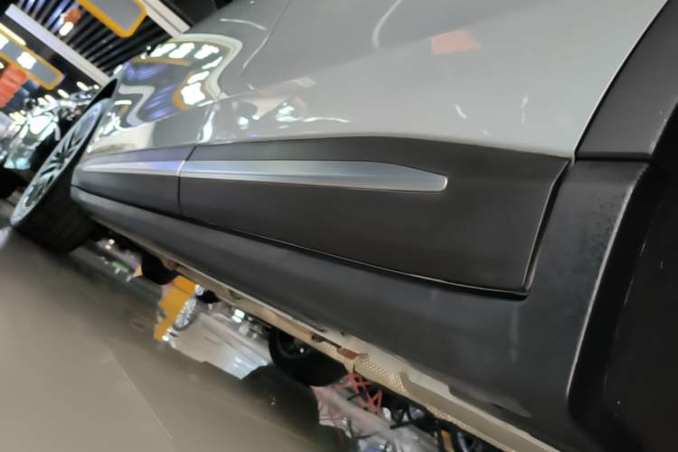 Used Leapmotor C11 2024 Range-Extended 300 Smart Enjoyment Edition Left Side Sill