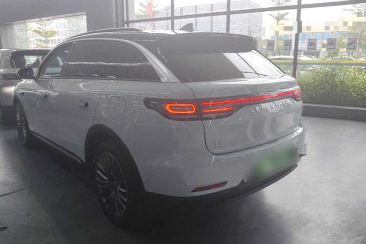Used Leapmotor C11 2024 Range-Extended 300 Luxury Edition Rear Left 45 Deg