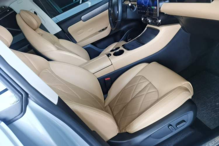 Used Leapmotor C11 2024 All-Electric 580 Luxury Edition Right Front Seat