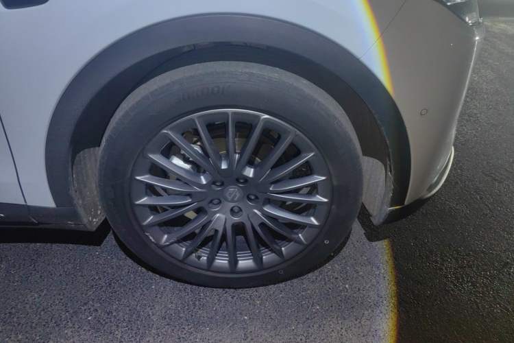 Used Leapmotor C11 2024 All-Electric 580 Luxury Edition Right Front Wheel Hub