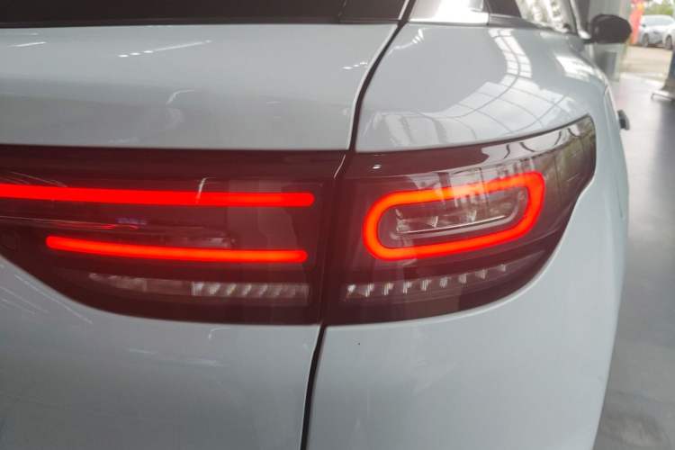 Used Leapmotor C11 2024 Range-Extended 300 Luxury Edition Right Rear Taillight