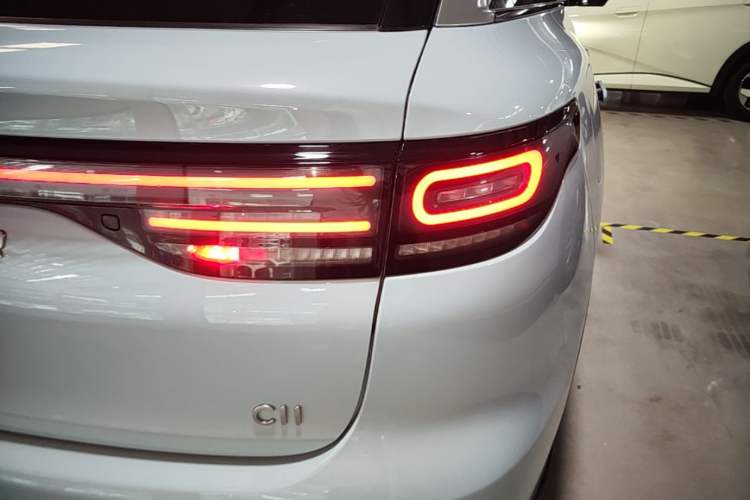 Used Leapmotor C11 2024 All-Electric 580 Luxury Edition Right Rear Taillight