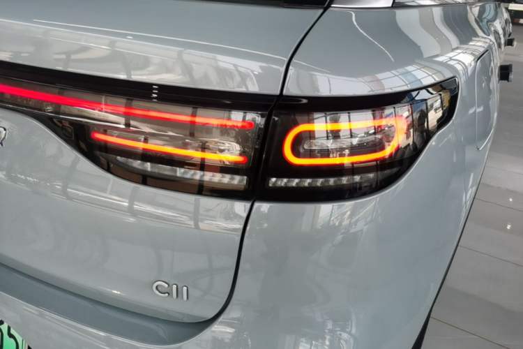 Used Leapmotor C11 2024 All-Electric 580 Luxury Edition Right Rear Taillight