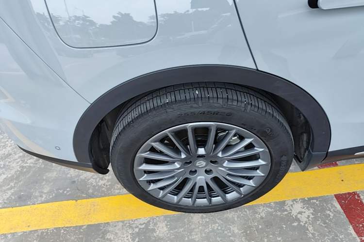 Used Leapmotor C11 2024 Range-Extended 300 Smart Enjoyment Edition Right Rear Wheel Hub
