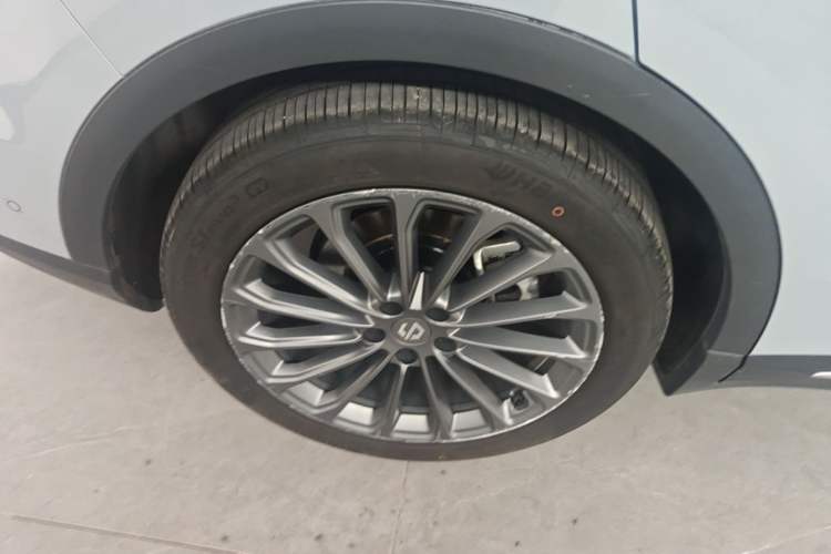 Used Leapmotor C11 2024 All-Electric 580 Luxury Edition Right Rear Wheel Hub