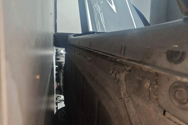 Used Leapmotor C11 2024 All-Electric 580 Luxury Edition Right Side Sill