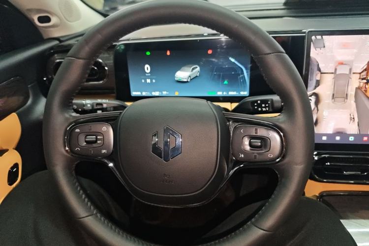 Used Leapmotor C11 2024 Range-Extended 300 Luxury Edition Steering Wheel