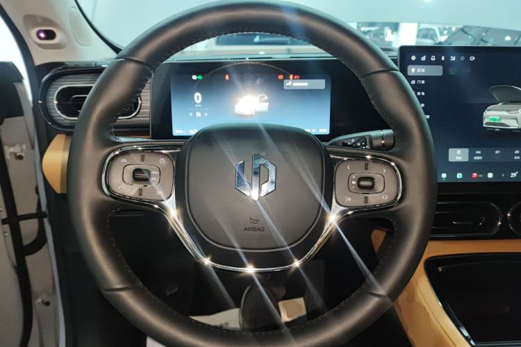 Used Leapmotor C11 2024 All-Electric 580 Luxury Edition Steering Wheel