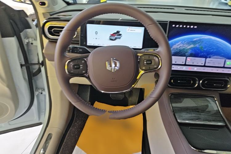 Used Leapmotor C11 2024 Range-Extended 300 Luxury Edition Steering Wheel