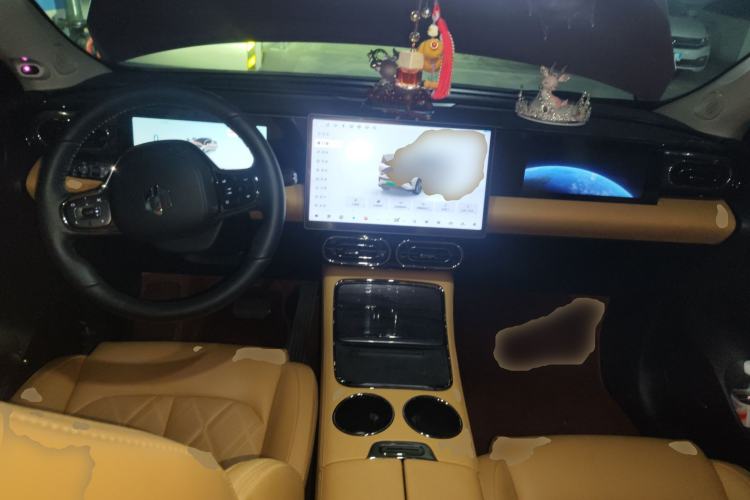 Used Leapmotor C11 2024 Range-Extended 300 Luxury Edition Center Console