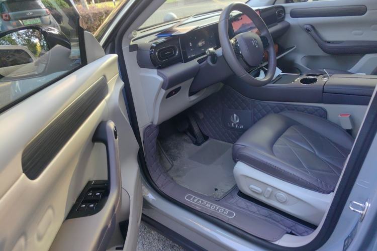 Used Leapmotor C11 2024 All-Electric 580 Luxury Edition Driver Seat