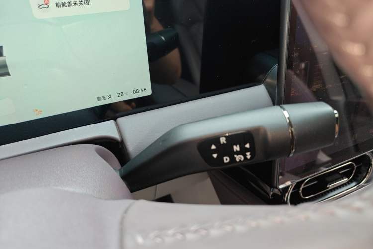 Used Leapmotor C11 2024 All-Electric 580 Luxury Edition Gear Lever