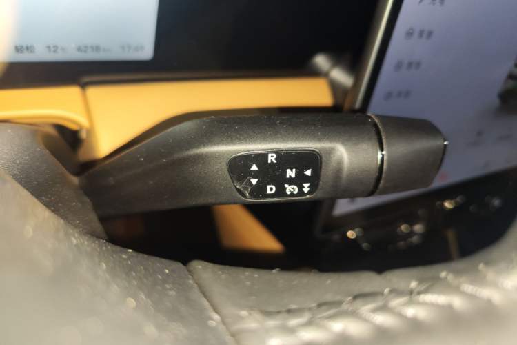 Used Leapmotor C11 2024 Range-Extended 300 Luxury Edition Gear Lever