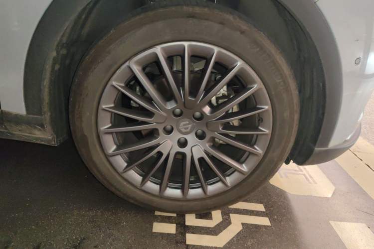 Used Leapmotor C11 2024 Range-Extended 300 Luxury Edition Right Front Wheel Hub