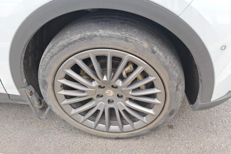 Used Leapmotor C11 2024 Range-Extended 300 Luxury Edition Right Front Wheel Hub