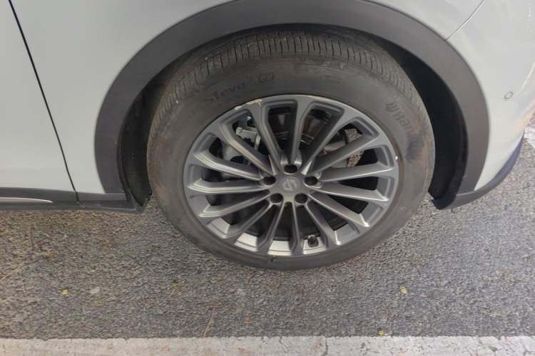 Used Leapmotor C11 2024 All-Electric 580 Luxury Edition Right Front Wheel Hub