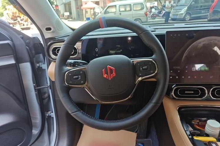 Used Leapmotor C11 2024 Range-Extended 300 Luxury Edition Steering Wheel
