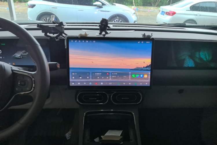 Used Leapmotor C11 2024 Range-Extended 300 Luxury Edition Audio And AC Panel