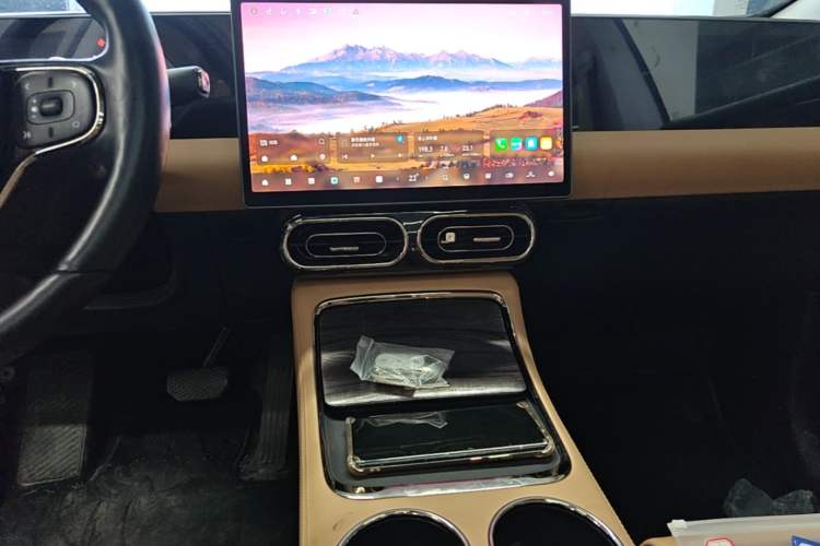 Used Leapmotor C11 2024 Range-Extended 300 Luxury Edition Audio And AC Panel