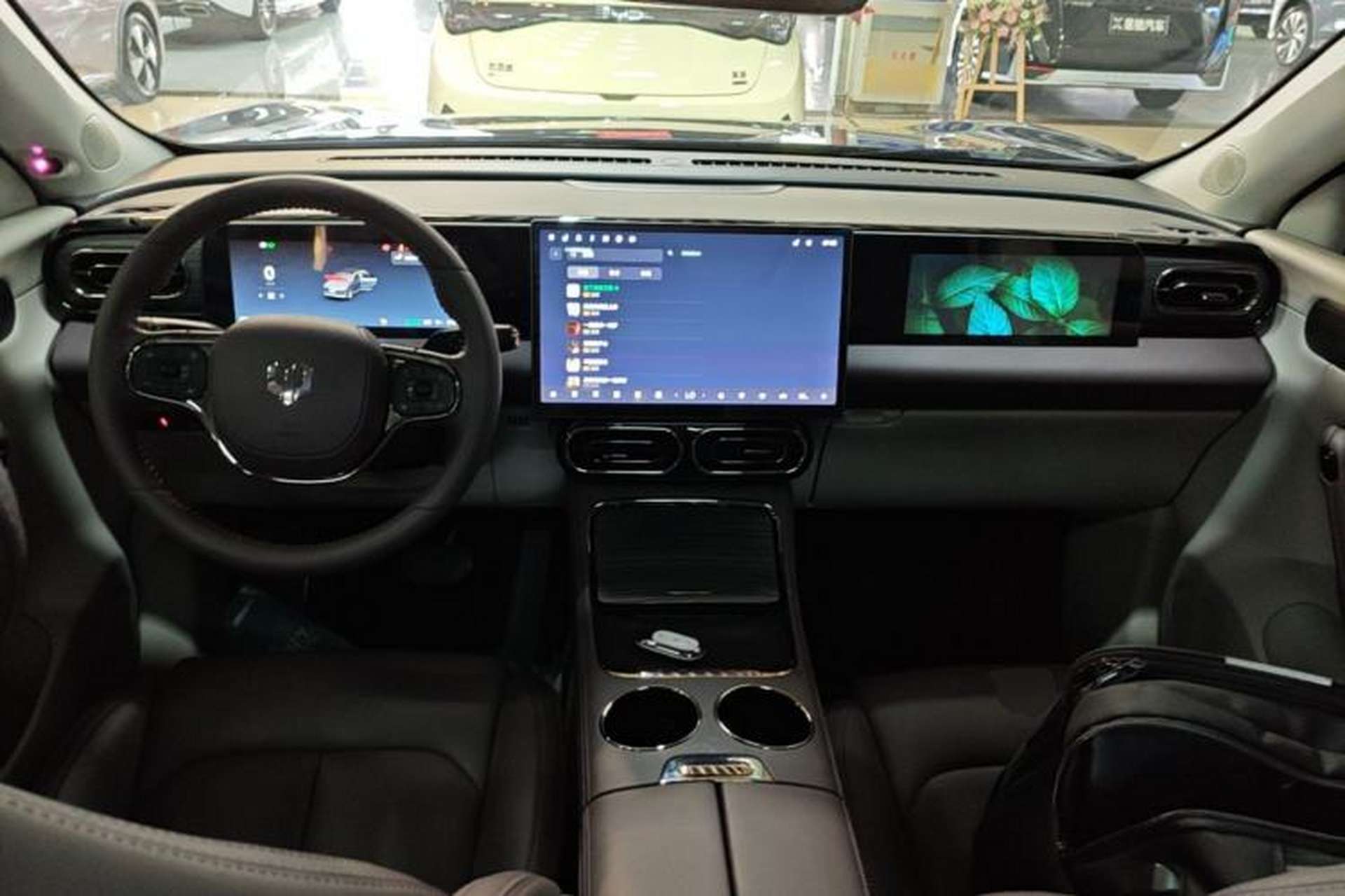 Used Leapmotor C11 2024 All-Electric 580 Luxury Edition Center Console