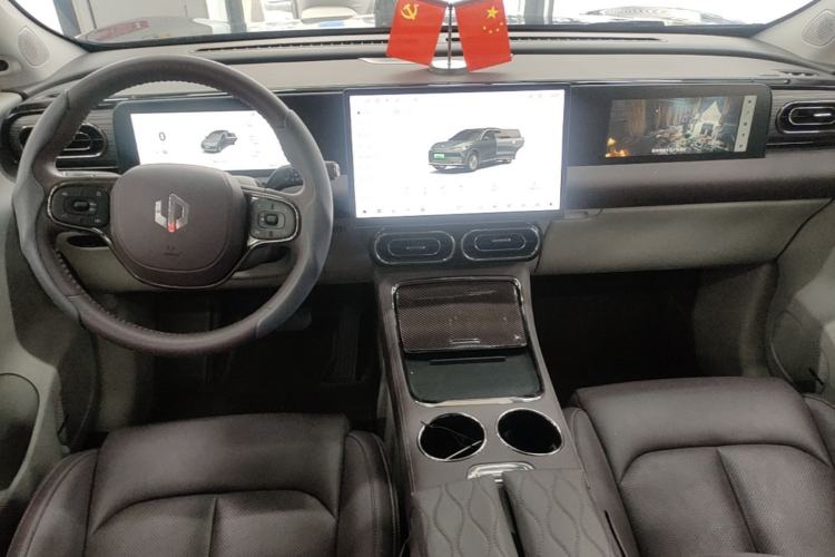 Used Leapmotor C11 2024 All-Electric 580 Luxury Edition Center Console