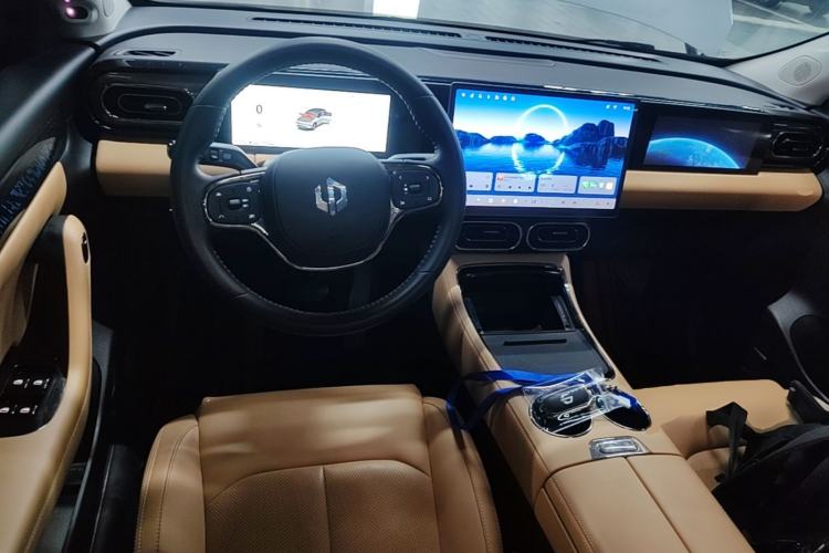 Used Leapmotor C11 2024 Range-Extended 300 Luxury Edition Center Console