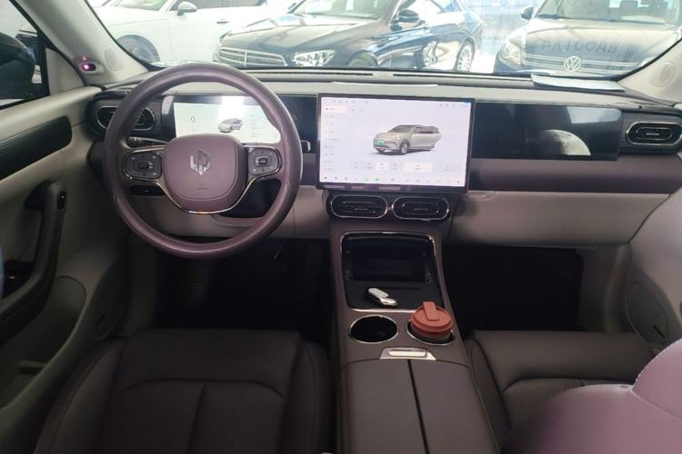 Used Leapmotor C11 2024 All-Electric 580 Luxury Edition Center Console