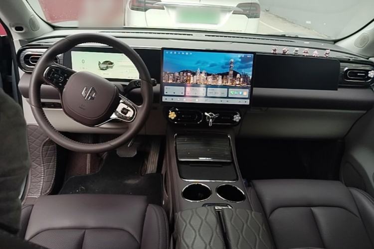 Used Leapmotor C11 2024 All-Electric 580 Luxury Edition Center Console