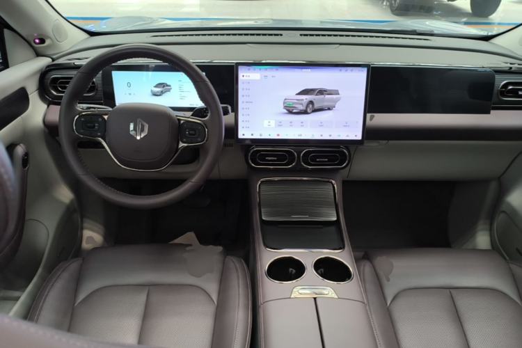 Used Leapmotor C11 2024 All-Electric 580 Luxury Edition Center Console
