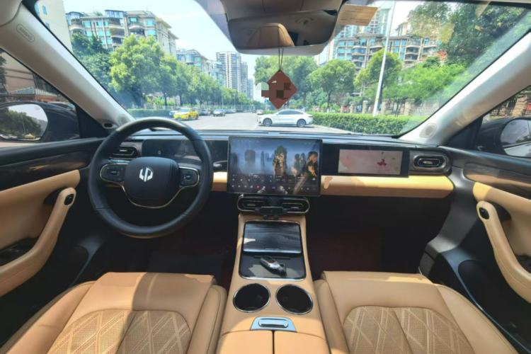 Used Leapmotor C11 2024 Range-Extended 300 Luxury Edition Center Console