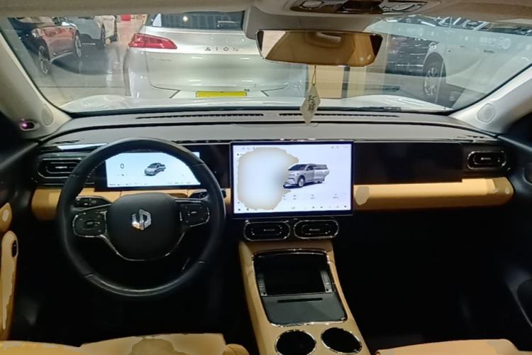 Used Leapmotor C11 2024 Range-Extended 300 Luxury Edition Center Console
