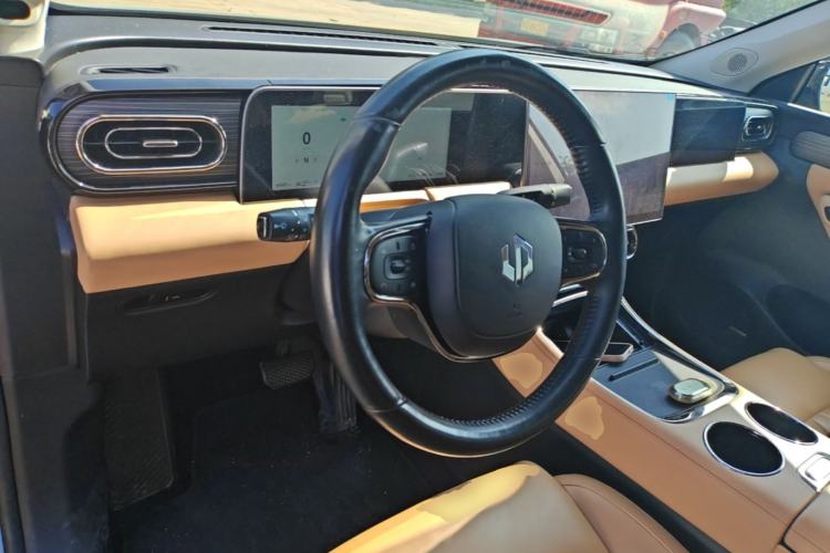 Used Leapmotor C11 2024 All-Electric 580 Luxury Edition Center Console