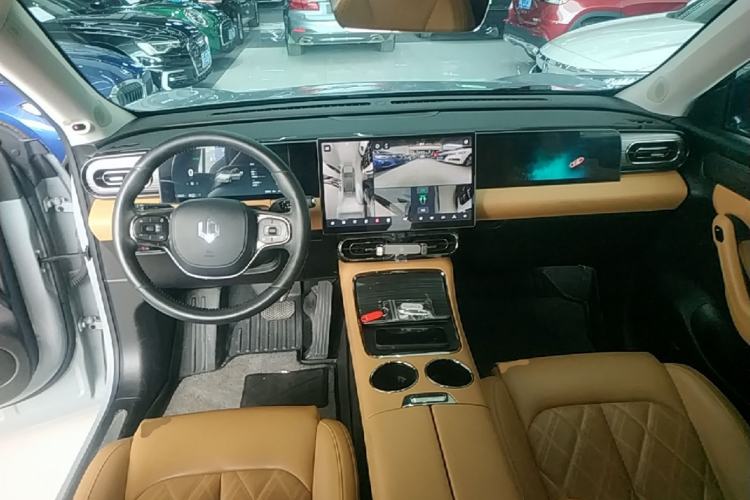 Used Leapmotor C11 2024 All-Electric 580 Luxury Edition Center Console