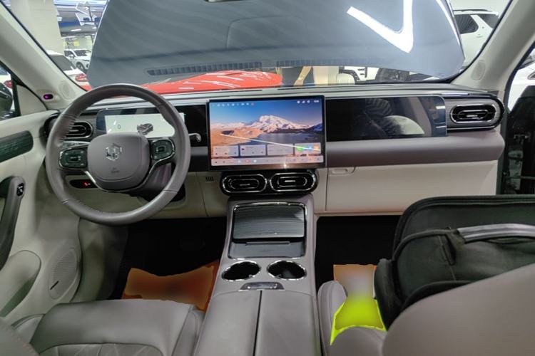 Used Leapmotor C11 2024 All-Electric 580 Luxury Edition Center Console