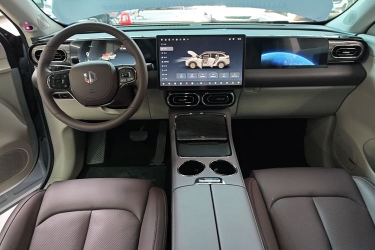 Used Leapmotor C11 2024 Range-Extended 300 Luxury Edition Center Console