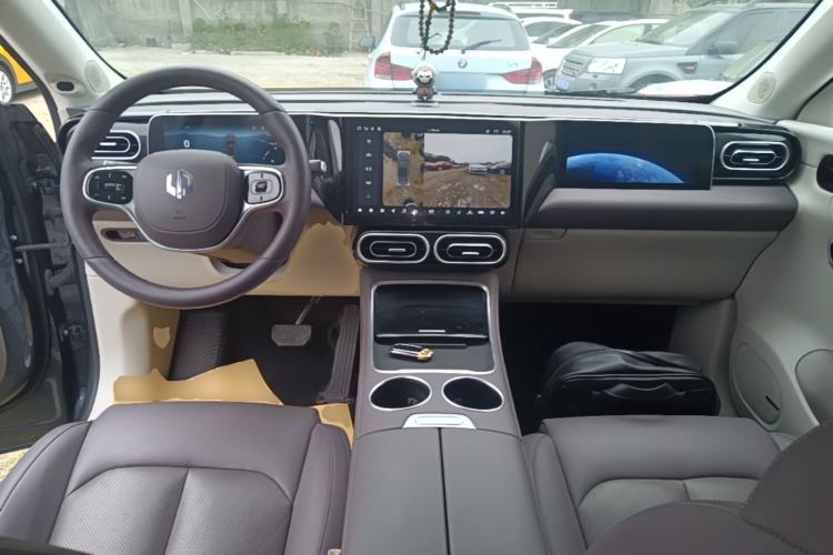 Used Leapmotor C11 2024 Range-Extended 200 Smart Enjoyment Edition Center Console
