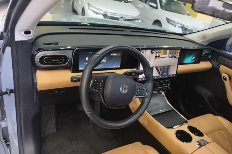Used Leapmotor C11 2024 All-Electric 580 Luxury Edition Center Console