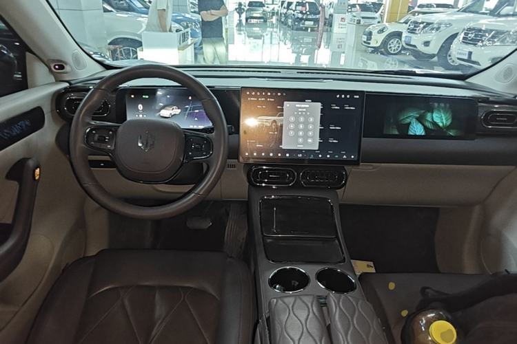 Used Leapmotor C11 2024 Range-Extended 300 Luxury Edition Center Console