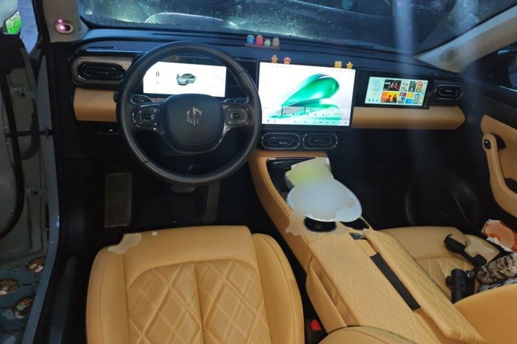Used Leapmotor C11 2024 All-Electric 580 Luxury Edition Center Console