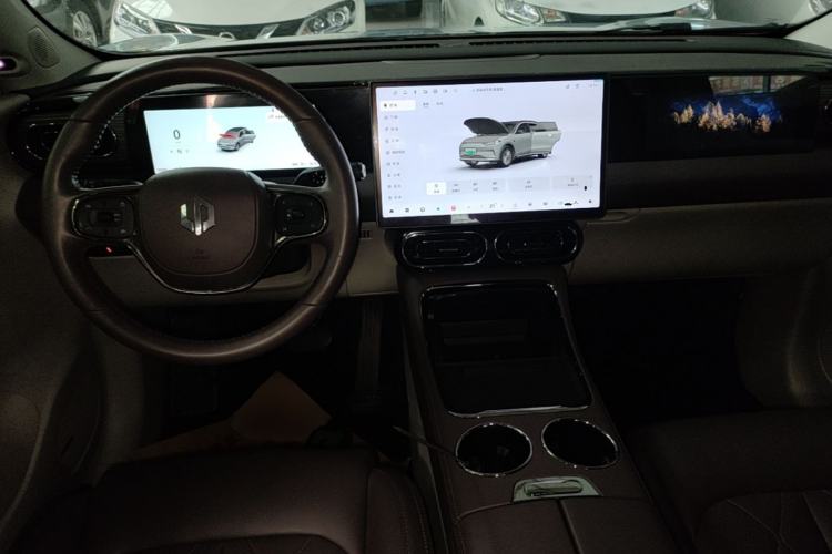 Used Leapmotor C11 2024 All-Electric 580 Luxury Edition Center Console