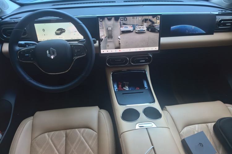 Used Leapmotor C11 2024 Range-Extended 300 Luxury Edition Center Console