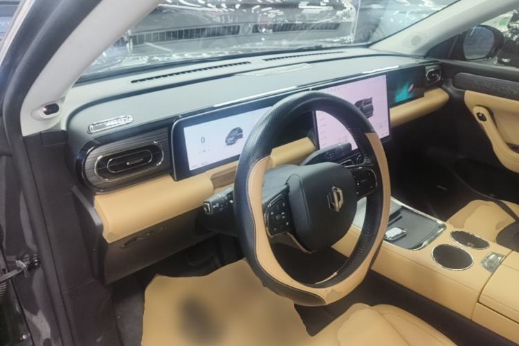 Used Leapmotor C11 2024 All-Electric 580 Luxury Edition Center Console